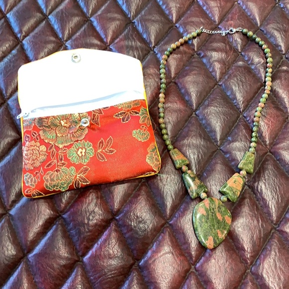 NWT 302 carat total weight Indian Unakite Princess Necklace 18” in stainless - Picture 3 of 3